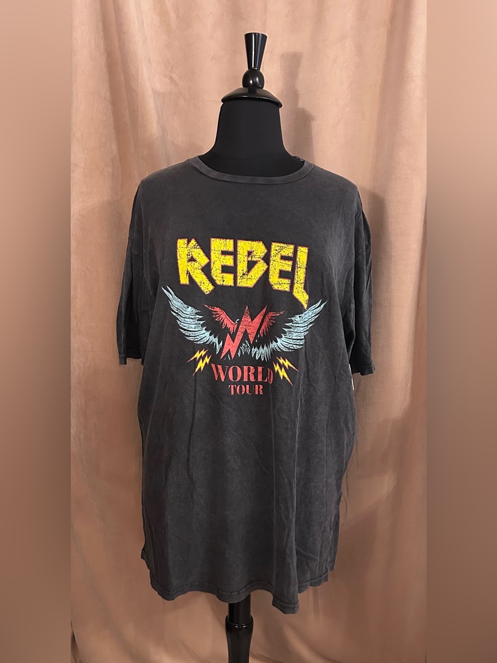 VICI COLLECTION REBEL GRAPHIC TEE DRESS